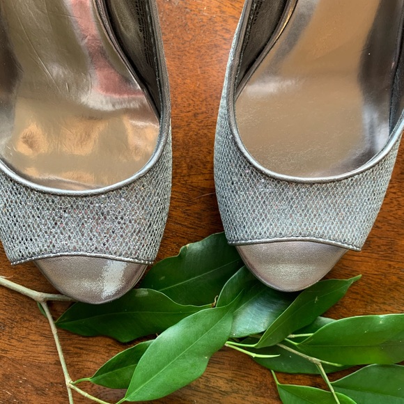 Nine West Silver Sparkle Heels size 6 - Picture 6 of 7